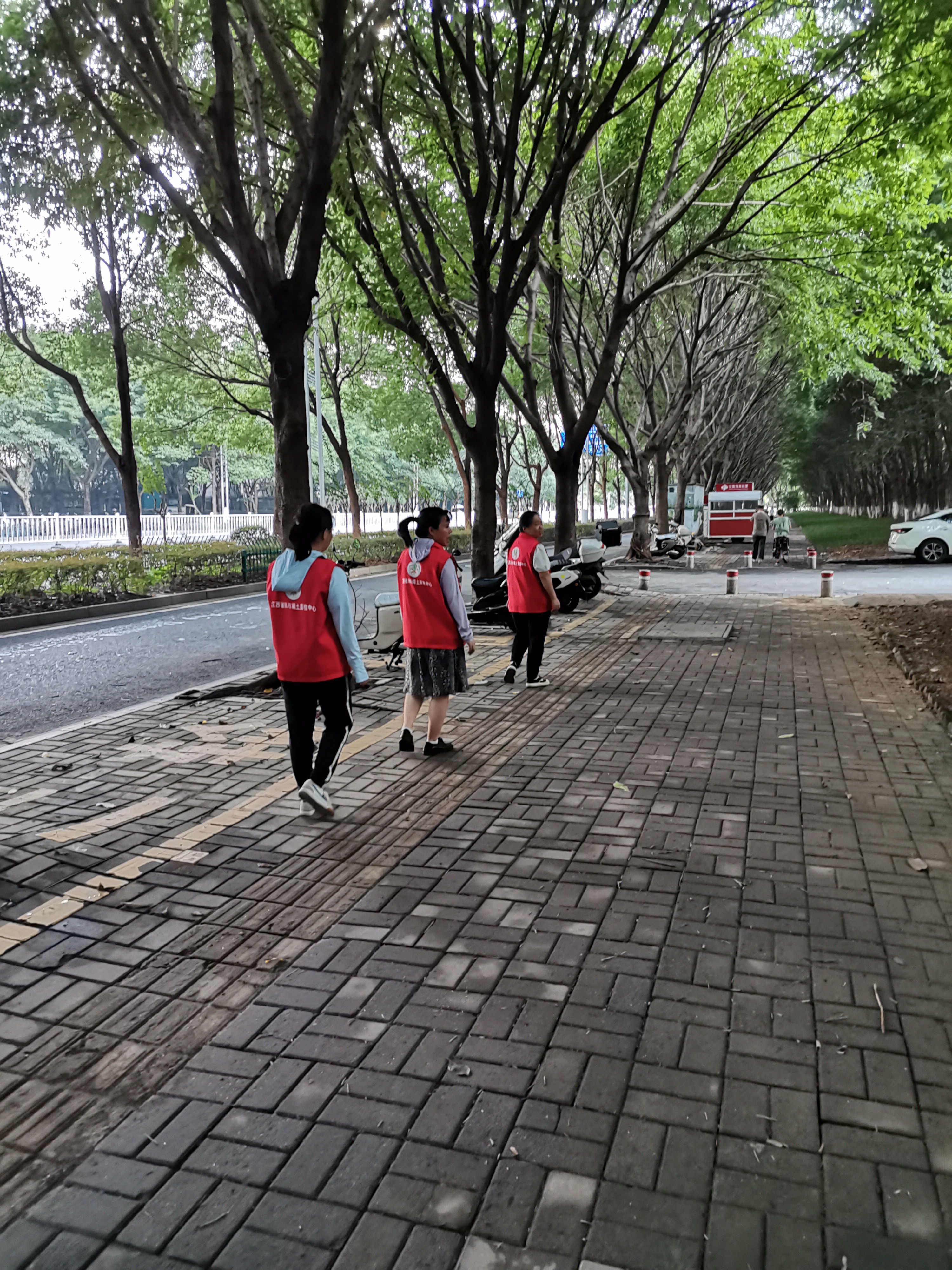 省鎢與稀土質(zhì)檢中心開展“雙節(jié)”前平安志愿巡邏活動(dòng)